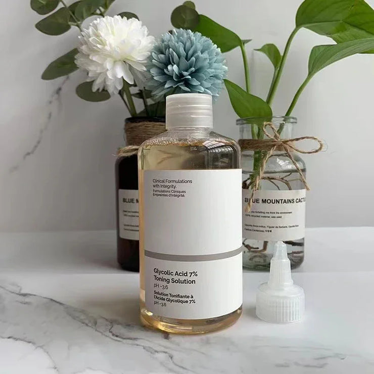 Gentle exfoliation improves skin condition, brightens skin tone, facial skin care glycolic acid 7% toner 240ML